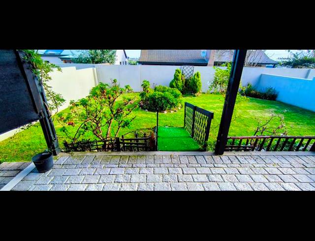 2 BEDROOM HOUSE FOR SALE IN BLUE MOUNTAIN VILLAGE